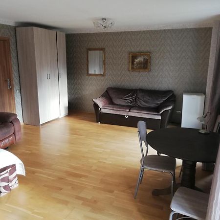 Oti Guesthouse Tallinn Extérieur photo