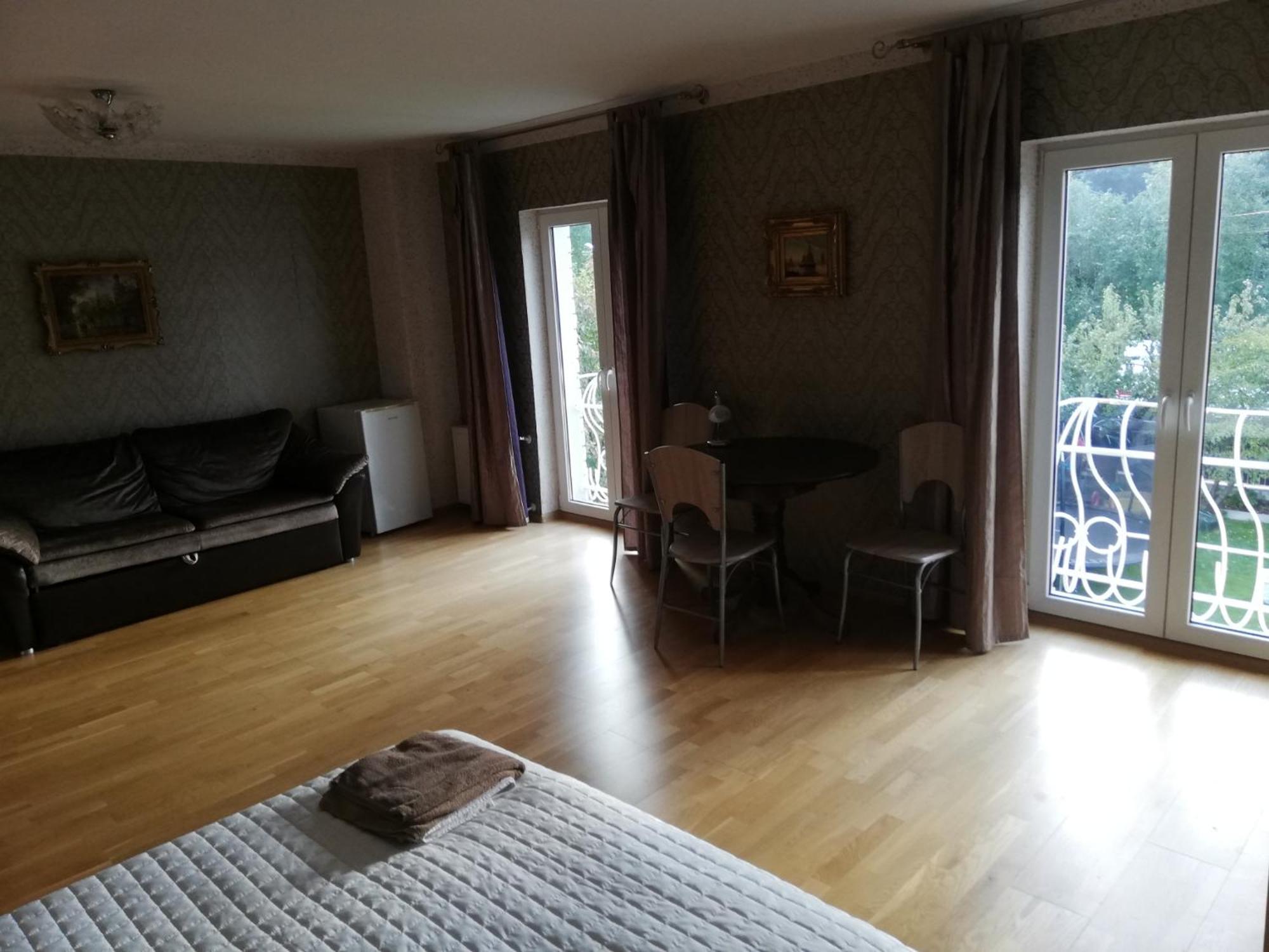 Oti Guesthouse Tallinn Extérieur photo