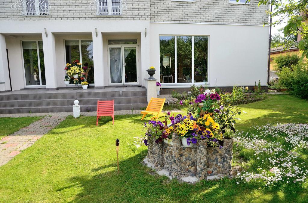 Oti Guesthouse Tallinn Extérieur photo